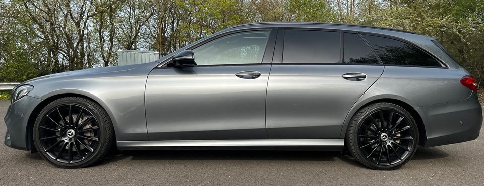 Mercedes E220d T Model, AMG Paket,SHG,AHK,8x AMG 20“ Alufelgen in Friedland