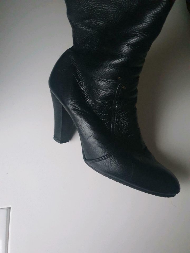 Aldo Stefi Echtleder Overknee Damen Stiefel Schwarz 39 NP 299,-€ in Winterberg