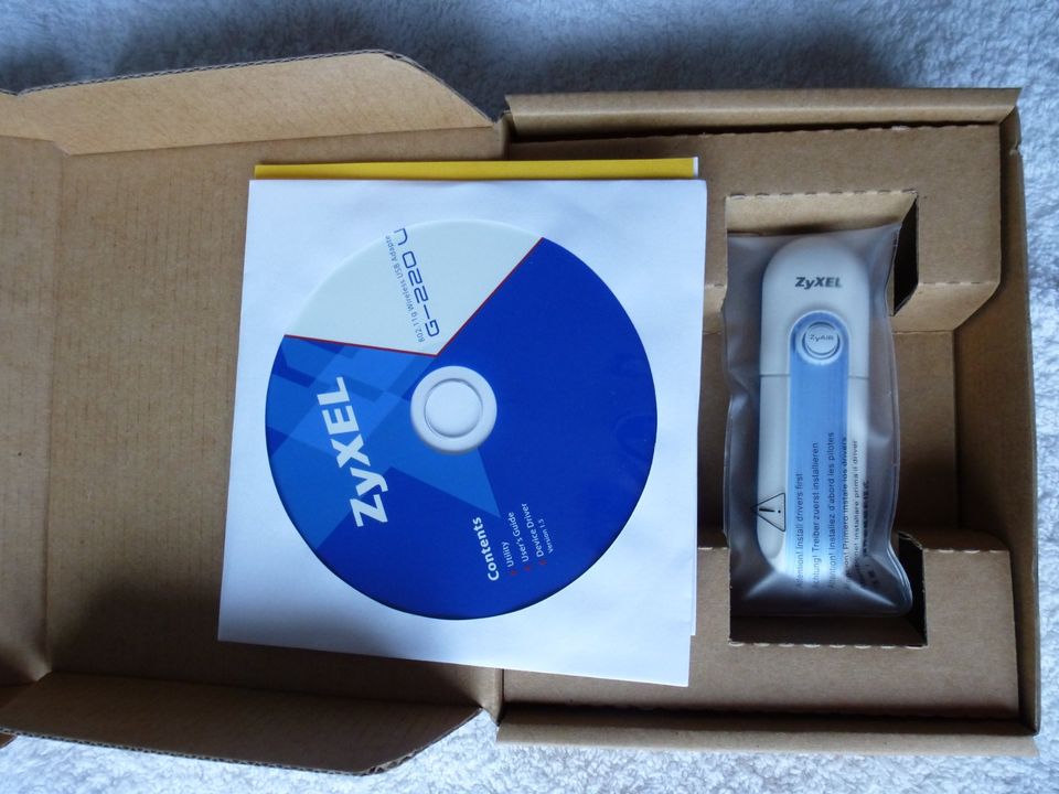 ZyXEL 802.11g Wireless USB 2.0 Adapter 54Mbps in Kleinmachnow