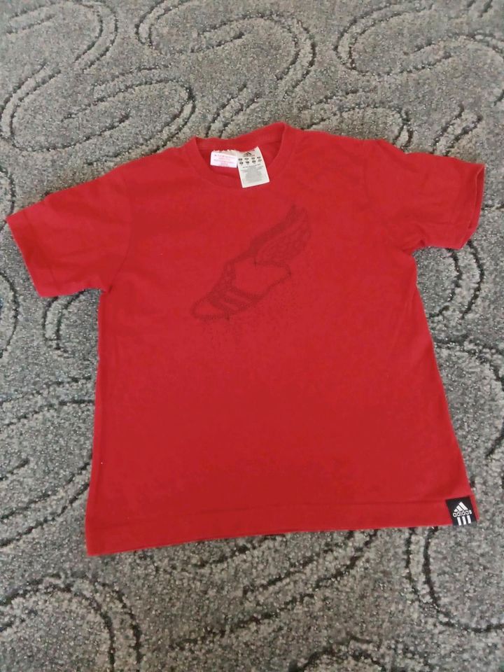 Adidas T-Shirt rot Gr. 140 Porto 2 Euro in Bernau