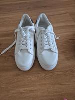 Sneaker in weiß Hessen - Langgöns Vorschau