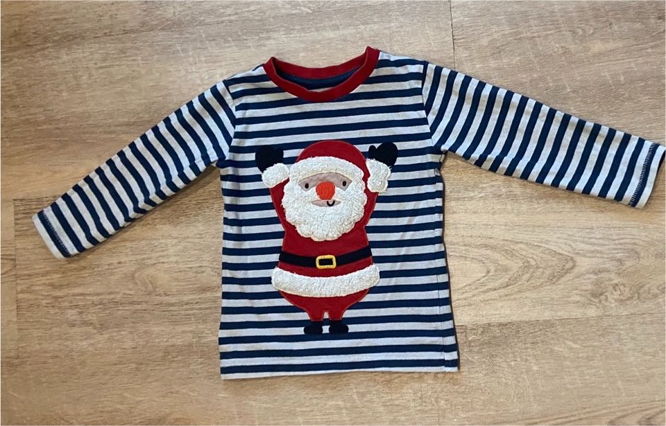 Next Weihnachtspullover/ Langarmshirt mit Weihnachtsmann, Gr. 98 in Struckum