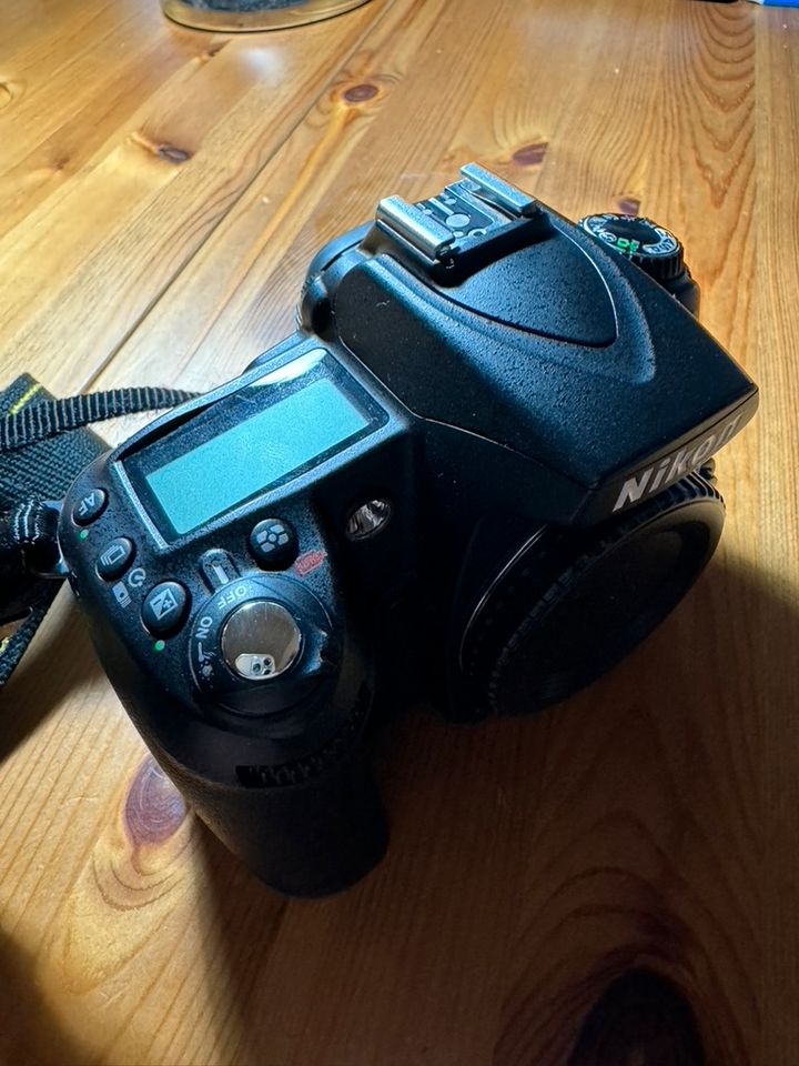 Nikon D90 SLR-Spiegelreflexkamera Body in München