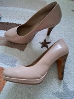Neuwertige Pumps Gr 39 / 40 nude s.oliver Highheels Baden-Württemberg - Eberdingen Vorschau