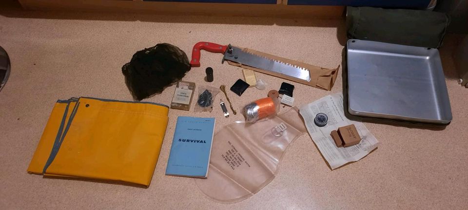 US Air Force Pilot Survival Set Kit Piloten Überlebensausrüstung in Berlin