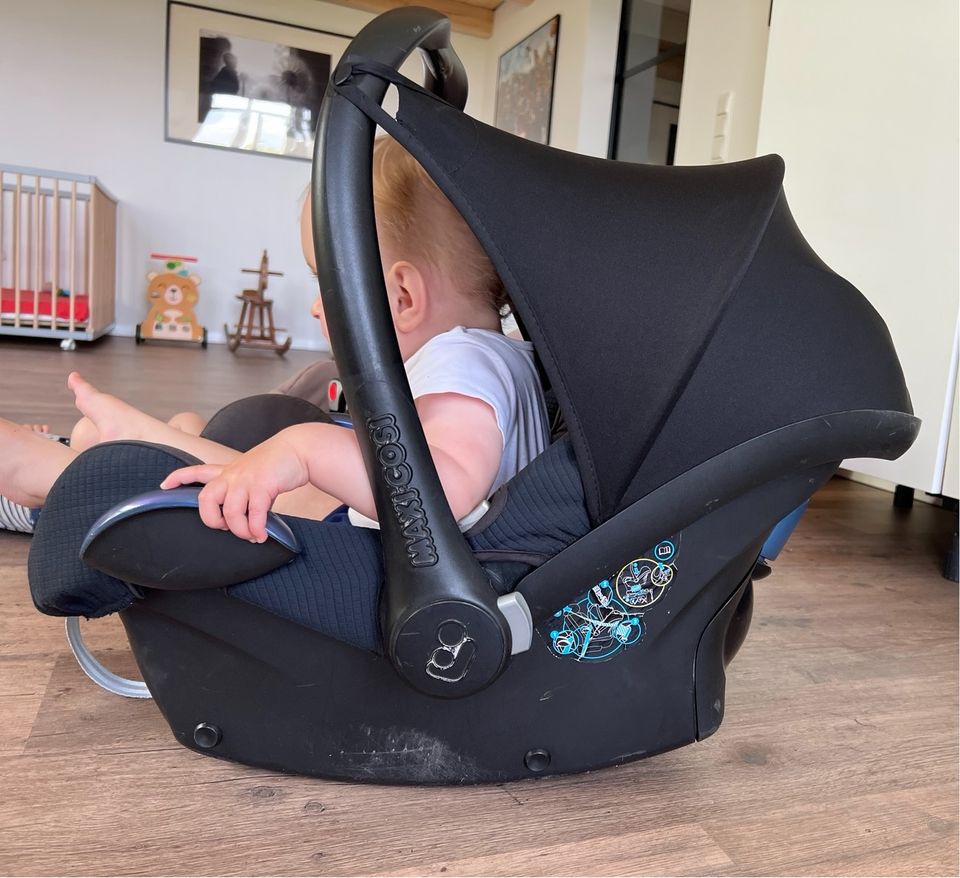 Babyschale Maxi cosi isofix in Halsbrücke