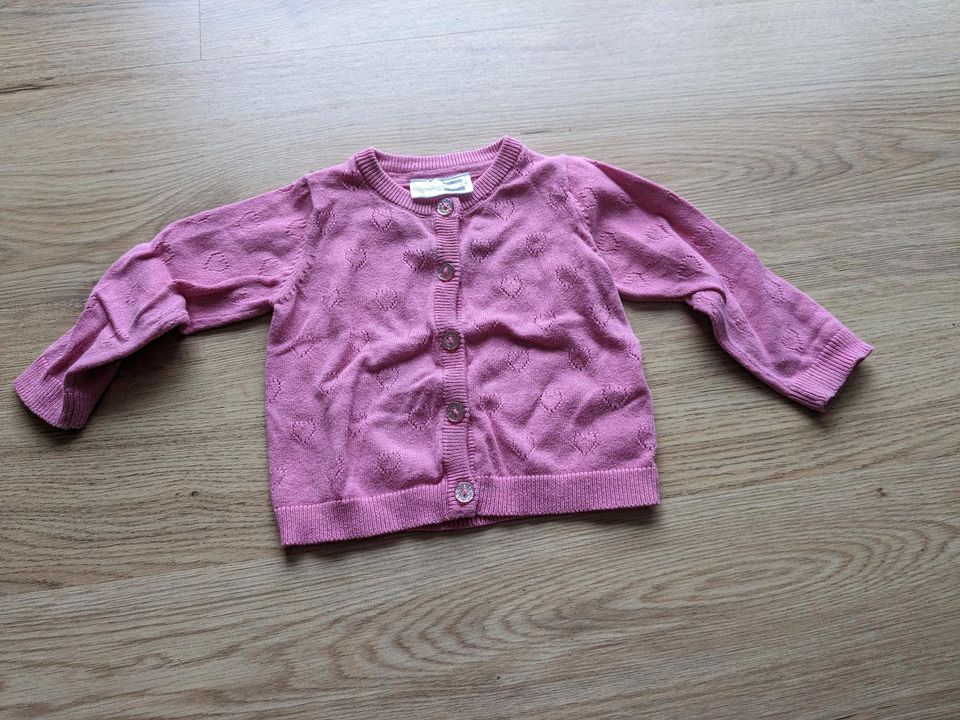 Mädchen Strickjacke pink mit Herzchen und Glitzerknöpfe Größe 74 in Malsch