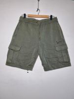 NEU - SIZE L - KARL KANI SWEAT SHORTS CARGO OLIVE Hessen - Hanau Vorschau