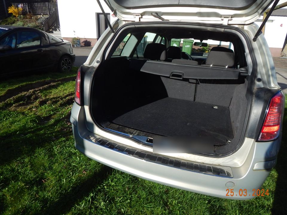 Opel Astra H Caravan 1.6 16V mit LPG in Reichshof