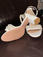 Schuhe Leder Perlen Sandalette neu Gr 38 Brautschuhe Harburg - Hamburg Neugraben Vorschau