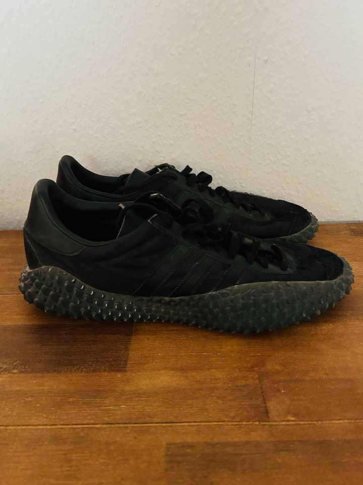 Adidas kamanda in Mayen