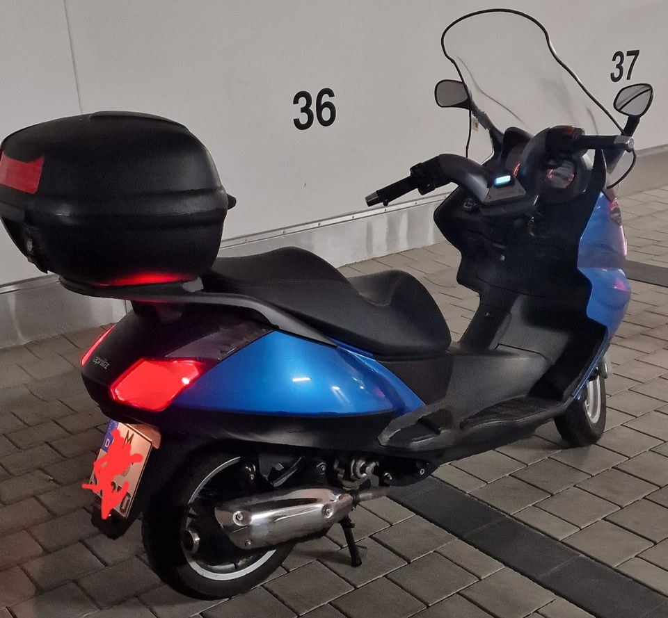 Aprilia SR Max 300 in München