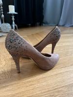 High Heels Wildleder hellbraun, Größe 39 Berlin - Wilmersdorf Vorschau