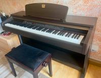 Yamaha Vlavinova CLP-130, dunkles Rosenholz mit Klavierhocher Thüringen - Erfurt Vorschau