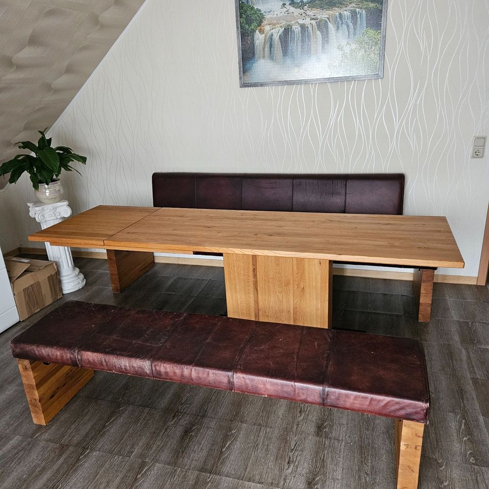 Holztisch mit Bank in Waldbröl