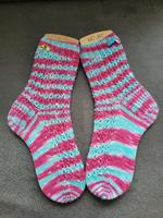 Socken handgestrickt mit Muster Gr. 38/39 Brandenburg - Storkow (Mark) Vorschau