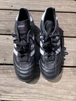Adidas Kaiser 5 Kunstrasen- und Grasschuhe, Größe 42 2/3 Berlin - Rummelsburg Vorschau
