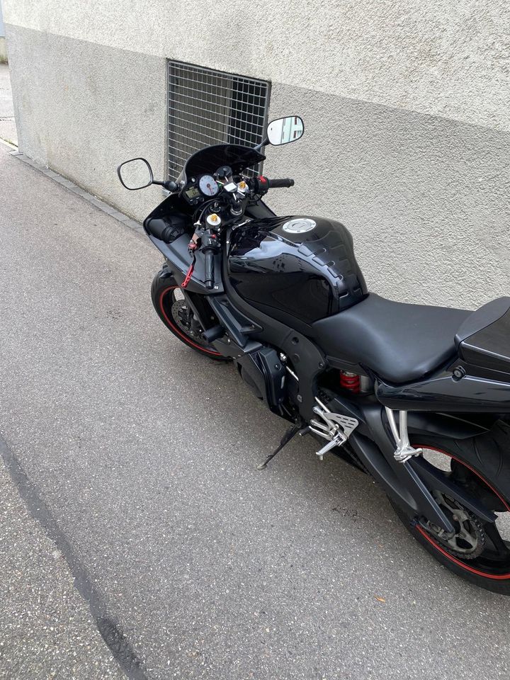 Motorrad Yamaha R6 in Blaustein