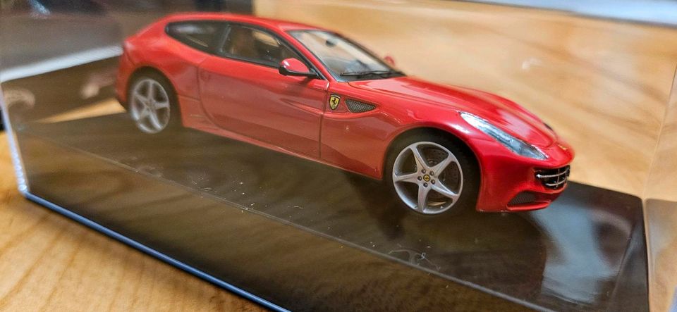 1:43 Hot Wheels Elite Ferrari FF in Wismar