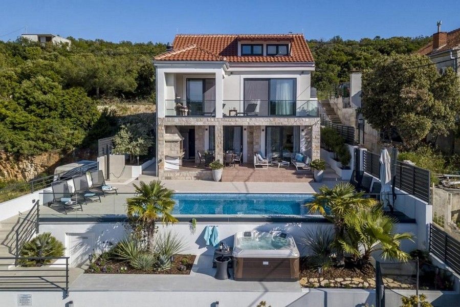 Kroatien, Insel Solta: Mediterrane Villa mit Pool und wunderschönem Meerblick - Immobilie H2862 in Rosenheim