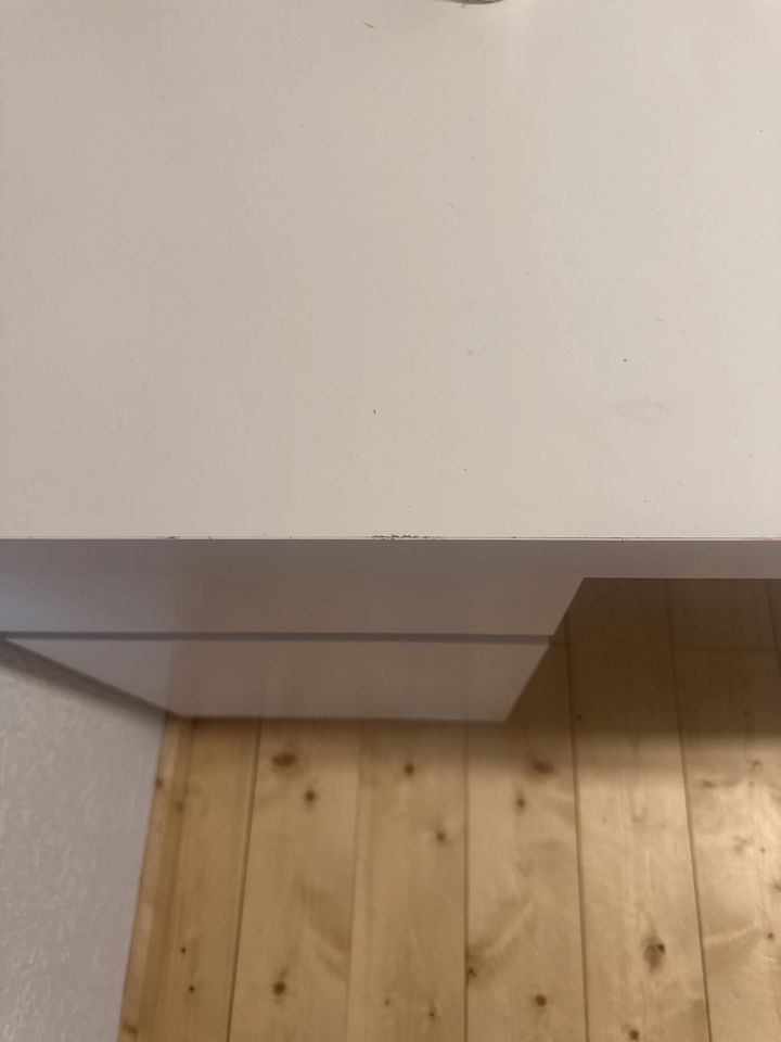 Malm Schreibtisch von Ikea in Weidenbach