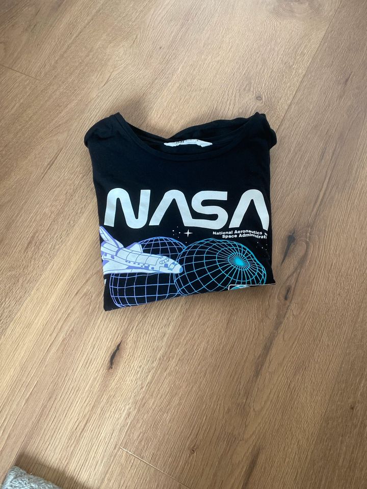 H&M NASA T-Shirt in Hamburg