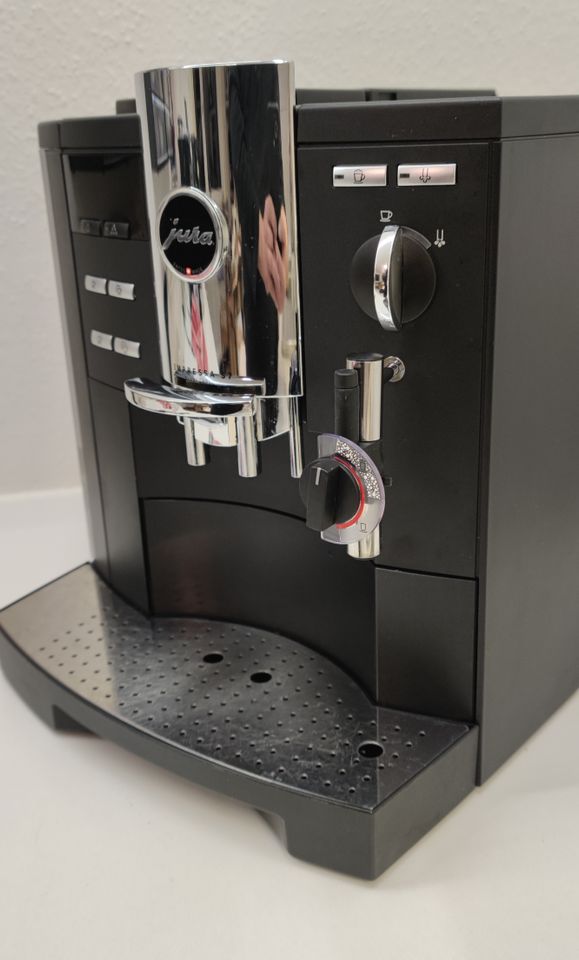 Jura S7 Avantgarde Kaffeevollautomat 1J Gewähr in Kalefeld