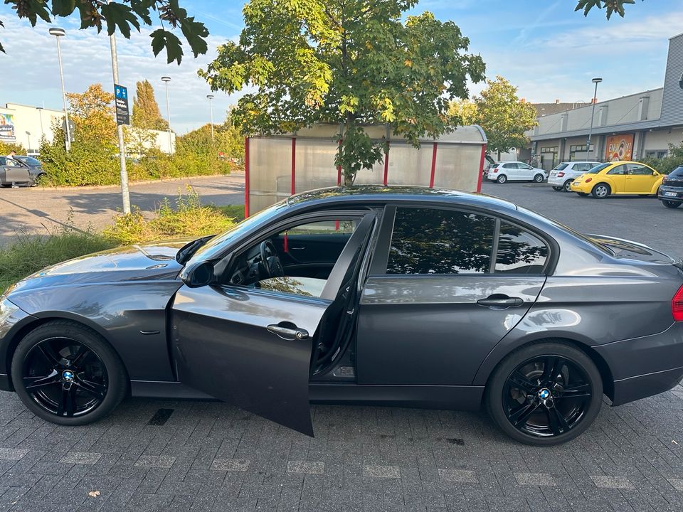 BMW 320i( Auto) zu verkaufen in Hamm