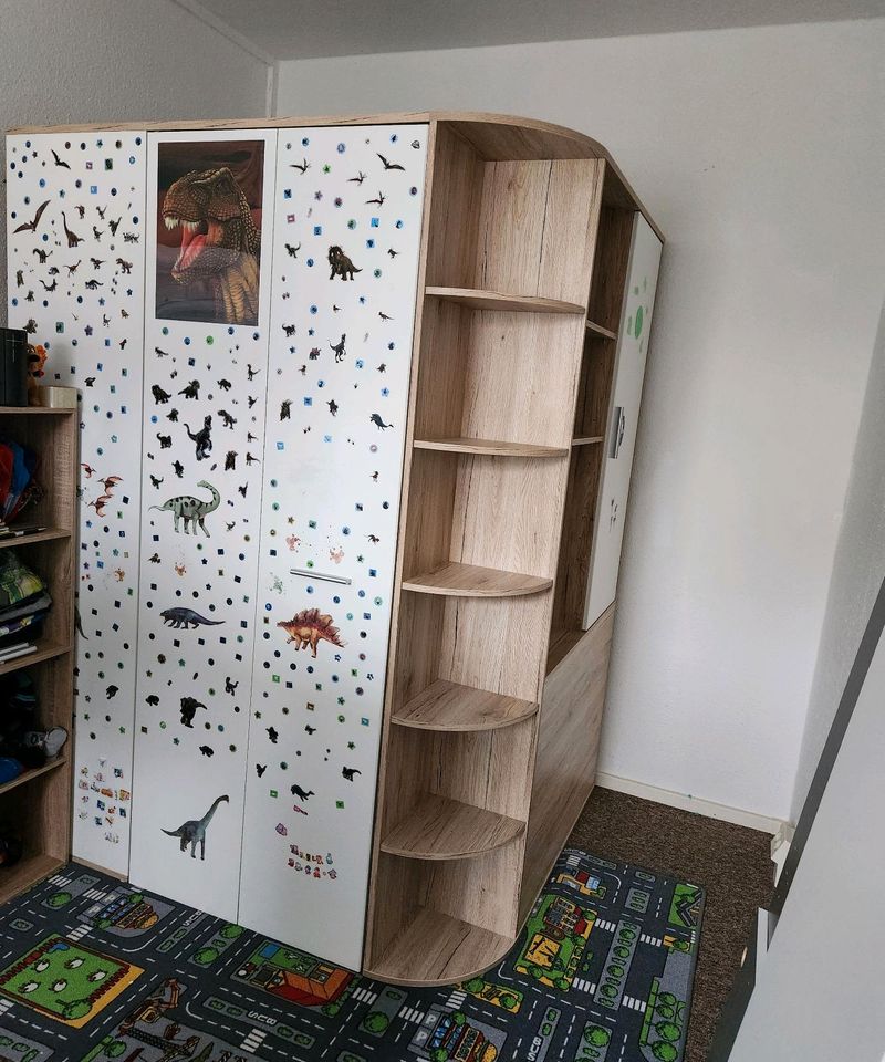 Ich Verkaufe ein Begehbaren kleiderschrank für kinder in Eisenach