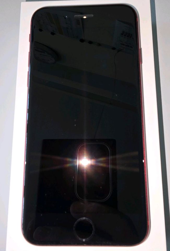 Iphone SE 2022 64GB Red in Rodenbach