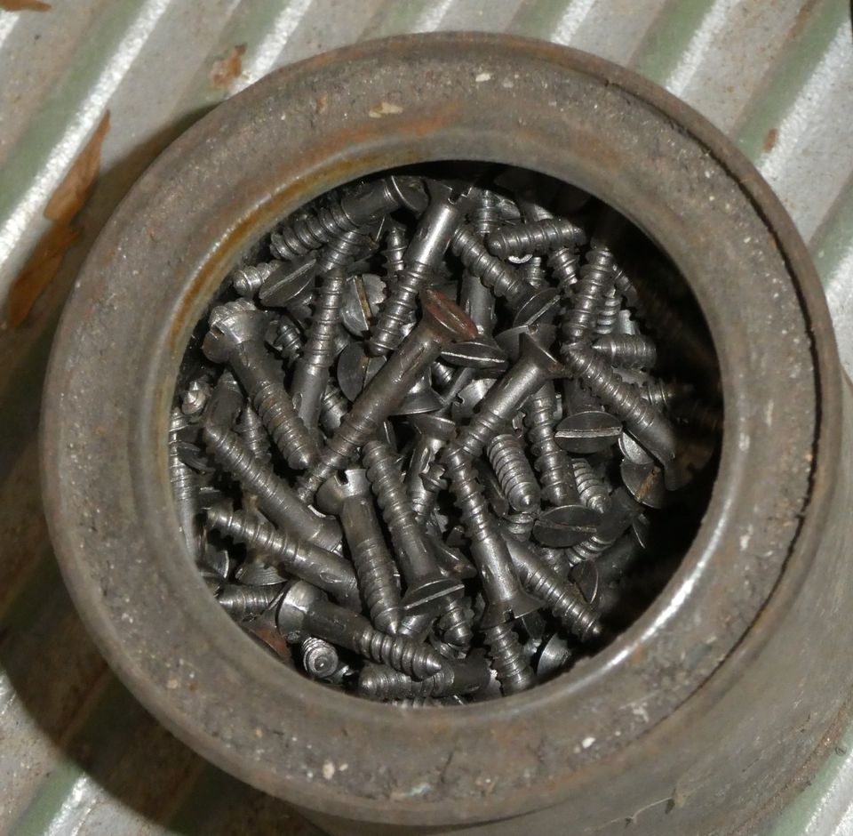 Metall . Schrauben, Halbzeug, Buntmetall, Zinn in Halle