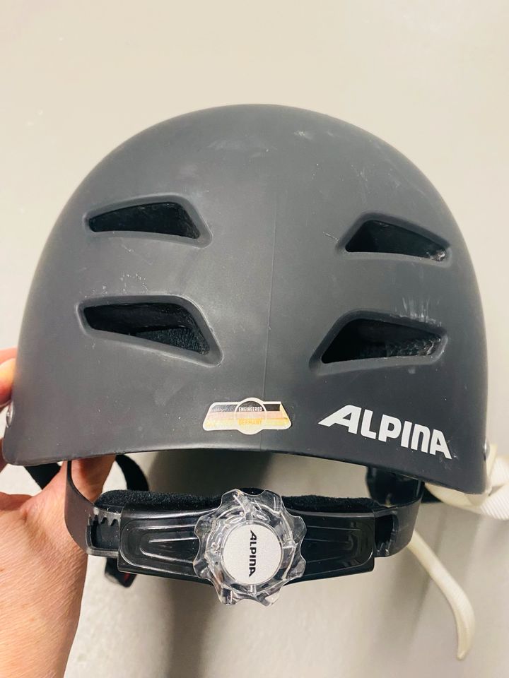 Alpine Helm Fahrrad Skateboard Kinder schwarz malt in Reilingen