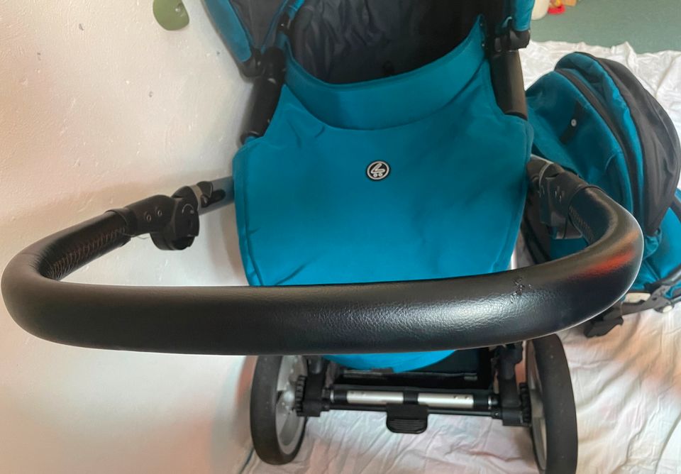 Mutsy Evo Kinderwagen (mit Babywanne und Buggy) in Berlin