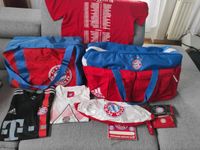 12tlg. Bayern München Paket Fußball neue Reisetasche 3 T-Shirts Sachsen - Chemnitz Vorschau