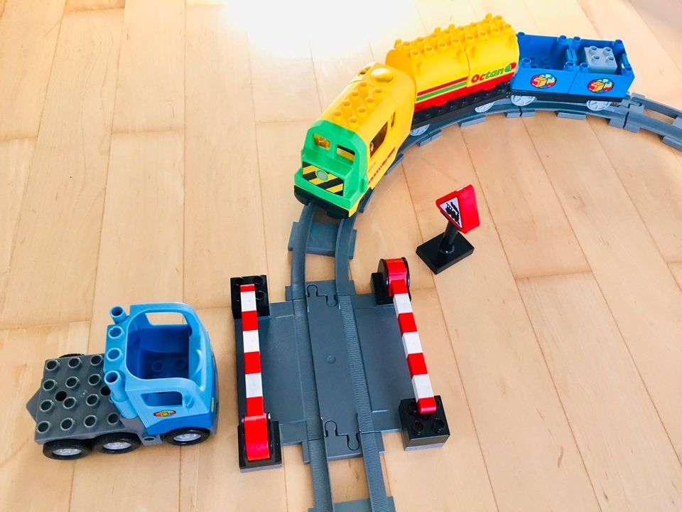 Lego Ville: Lego Duplo Eisenbahn Super Set 5609 in Groß-Gerau