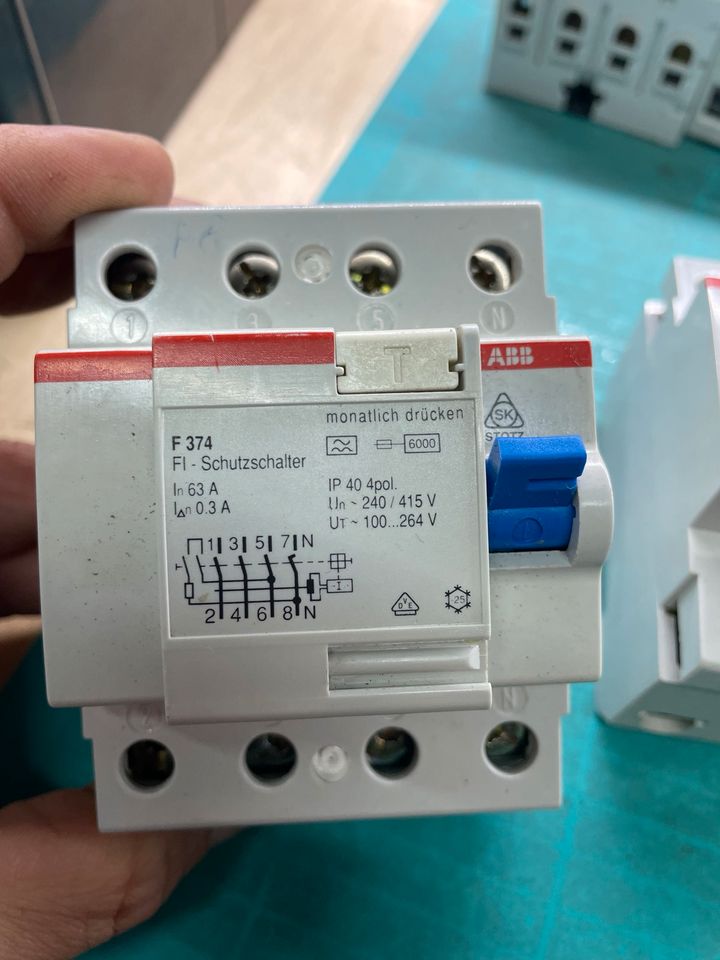 ABB F374 FI Schutzschalter 3stk 40A 0,3A 63A 0,3A in Cadolzburg