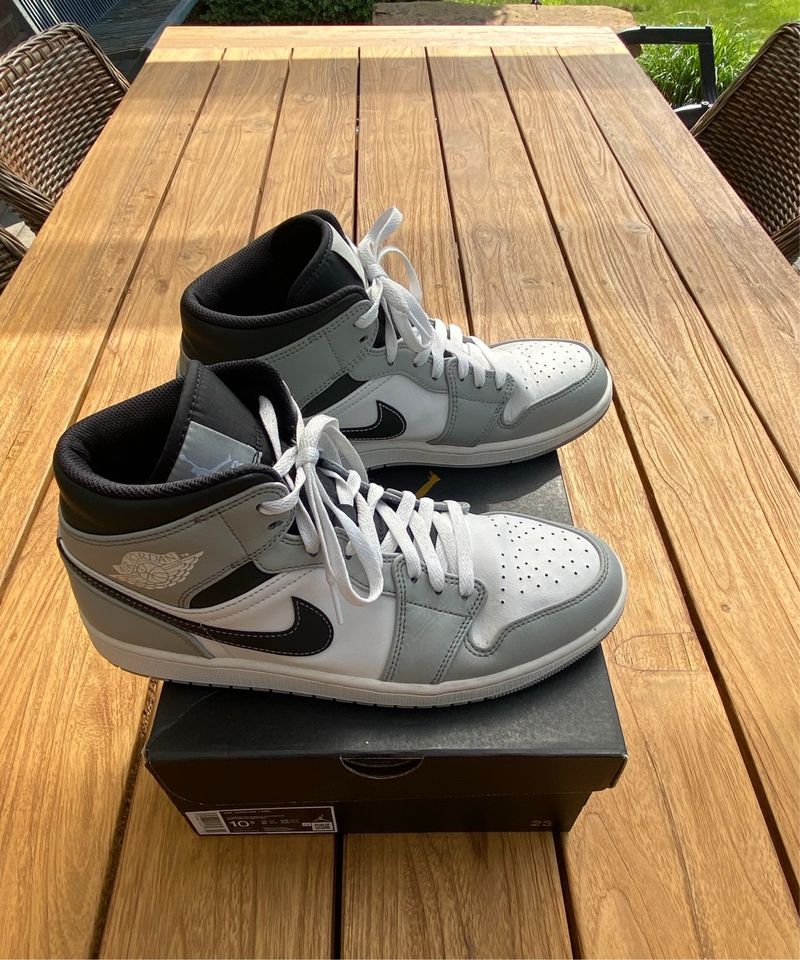 Air Jordan 1 MID Nike Schuhe Light Grey/White Anthrazite 44,5 in Schüttorf