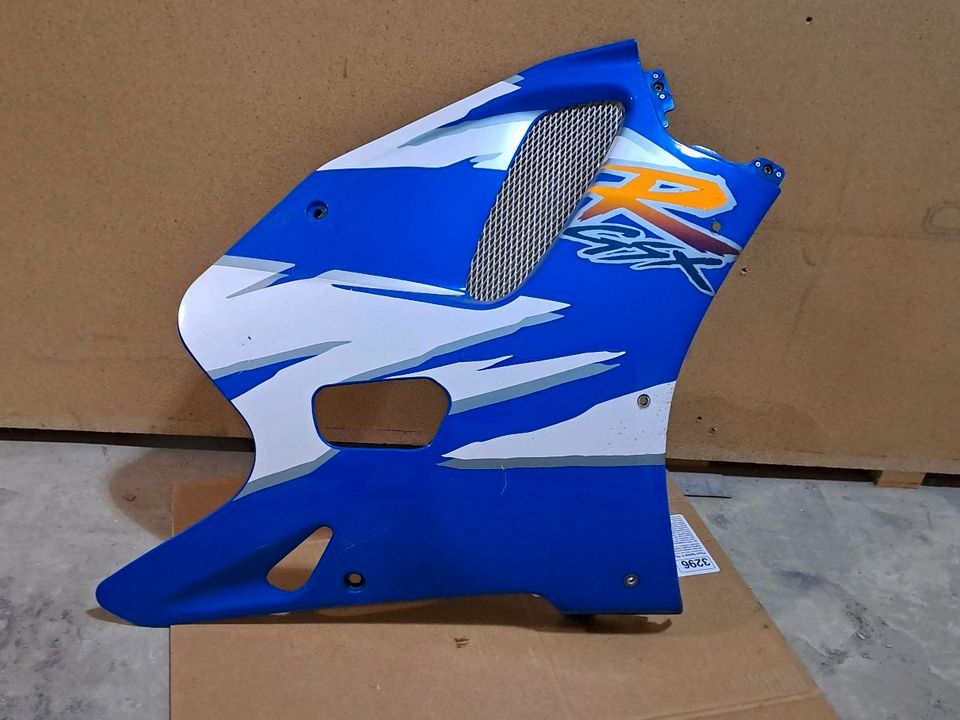 SUZUKI GSX-R 750W GR7BB Seitenverkleidung rechts Bugverkleidung in Magdeburg