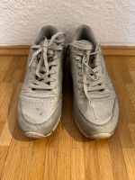 Schuhe Sneaker Reebok Größe 40 Stuttgart - Stuttgart-Mitte Vorschau