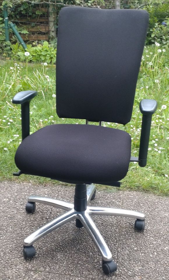 Ergonomischer Bürostuhl Rollen top Qualität flexibel einstellbar in München