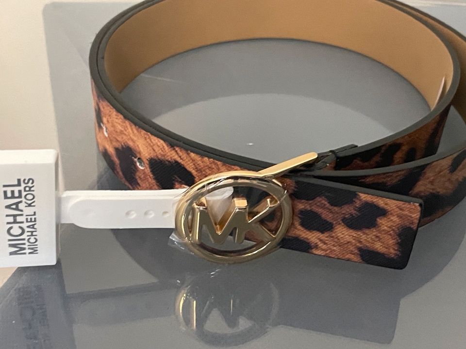 Michael Kors Gürtel als Weihnachtsgeschenk! Neu Versand inkl in Hambrücken