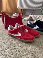 NEUE rote Sneaker von Bershka wie Adidas/Nike in Größe 39 Friedrichshain-Kreuzberg - Friedrichshain Vorschau