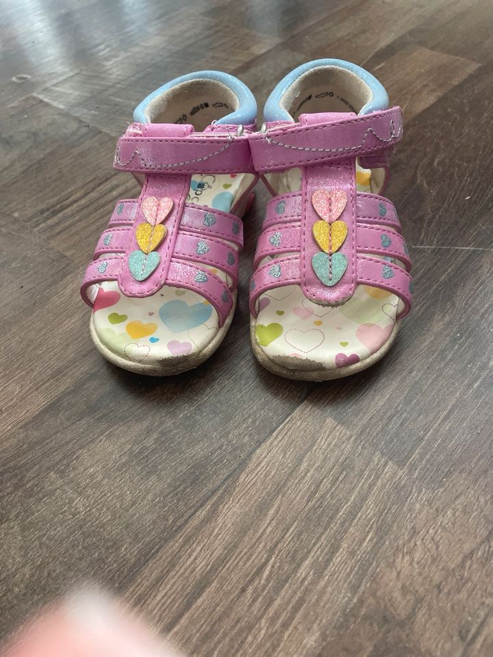 Mädchen Sommer Schuhe gr 22 in Neustadt (Wied)
