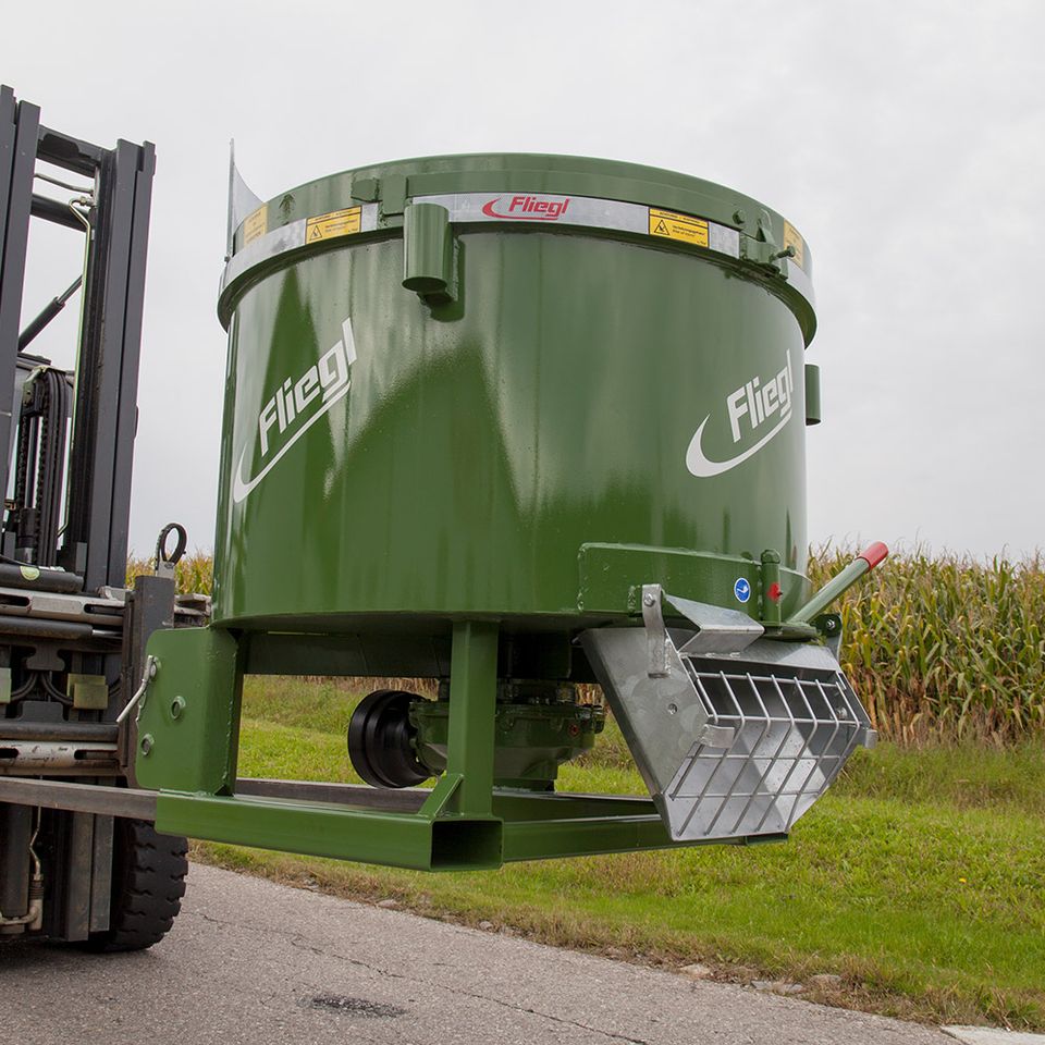 Fliegl Mischmeister Betonmischer Zwangsmischer Garant Traktor in Dietramszell