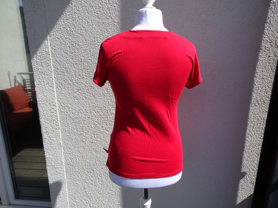 rotes T-Shirt von Orsay mit Ausschnitt, silber Dekoelement, M in Dresden