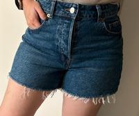 H&M Shorts Jeansshorts kurze Hose Jeans neu 36 Nordrhein-Westfalen - Langenfeld Vorschau
