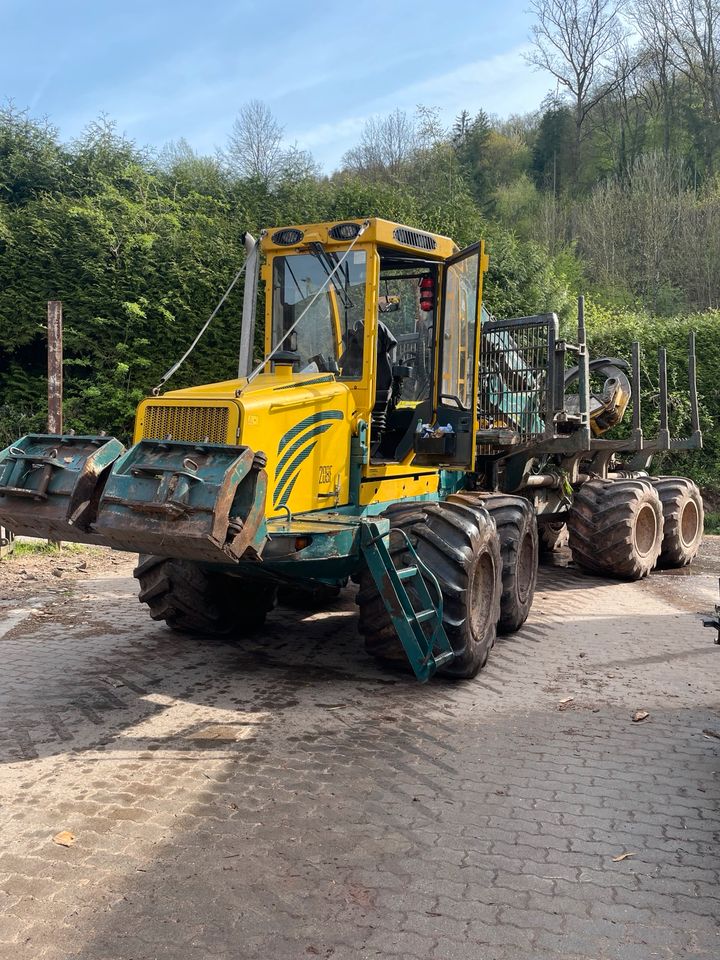 Forwader/Rückezug  HSM 208F in Hosten