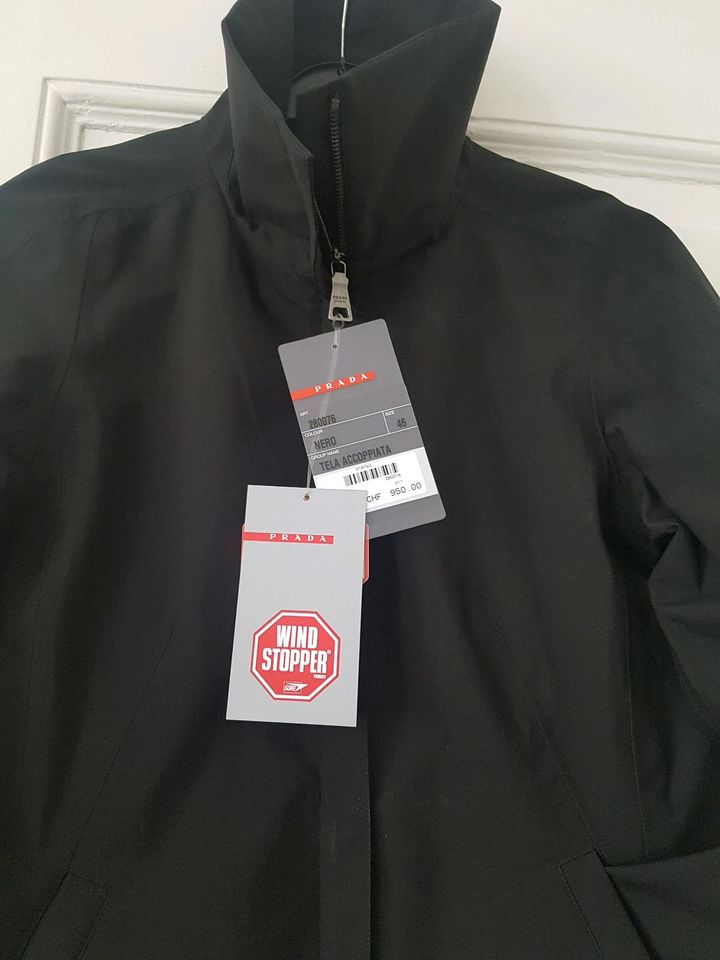 Prada Jacke Windbreaker NEU in Hildesheim