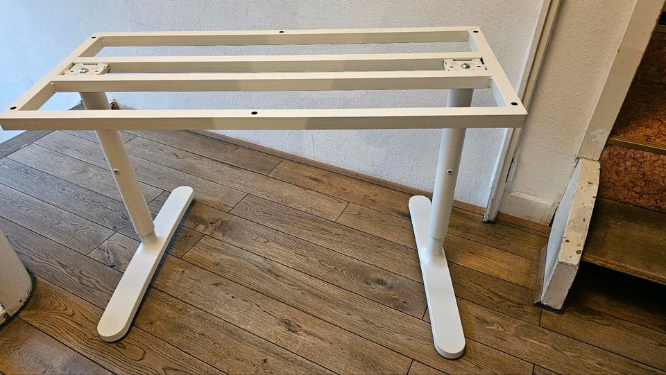 Tischgestell IKEA "Bekant" in Schwetzingen