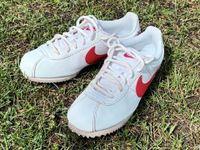 Neuwertige Nike Cortez 38 weiß rot Sneaker Niedersachsen - Hodenhagen Vorschau